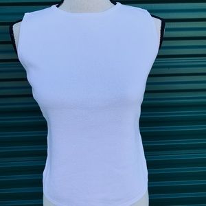 Sleeveless shirt